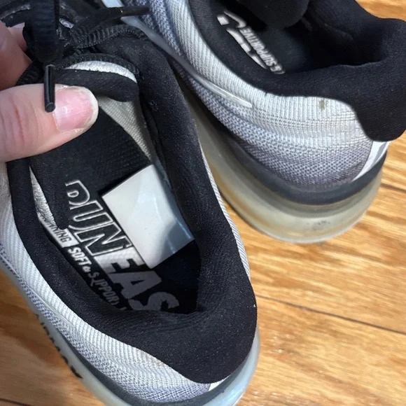 Nike Women's Black and White Air Max Sneakers - Picture 10 of 12